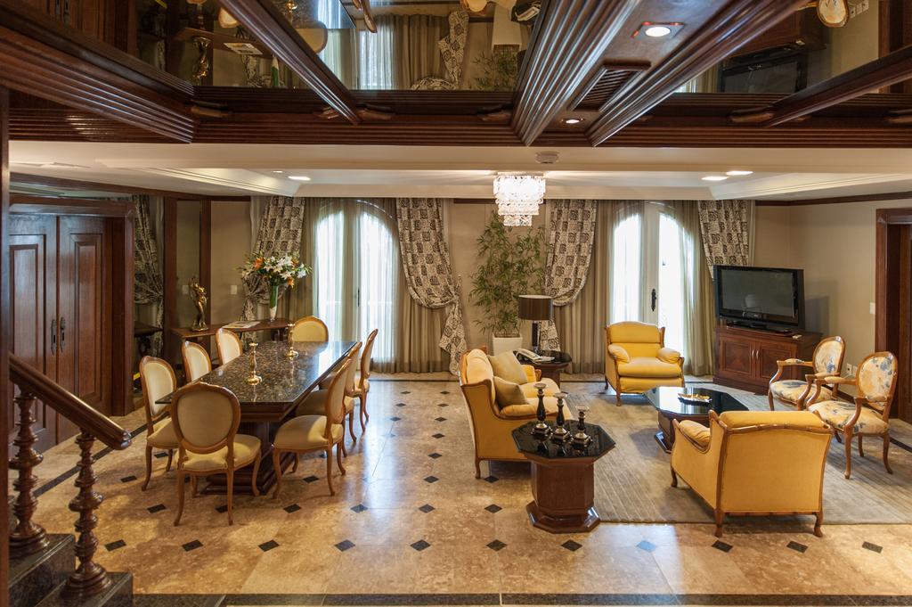 Hotel Tropical Manaus Luaran gambar The interior of the Presidential Suite