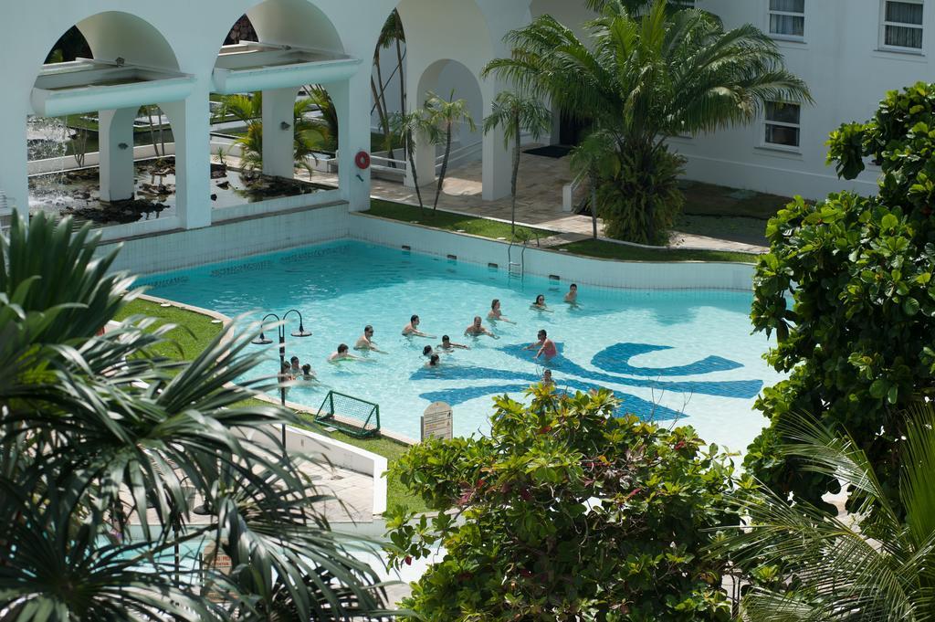 Hotel Tropical Manaus Luaran gambar Swimming pool at the hotel